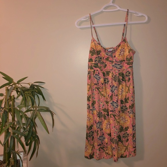 Aritzia Dresses & Skirts - Floral TNA dress